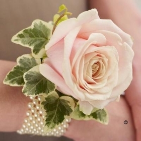 Prom Corsages and Buttonholes