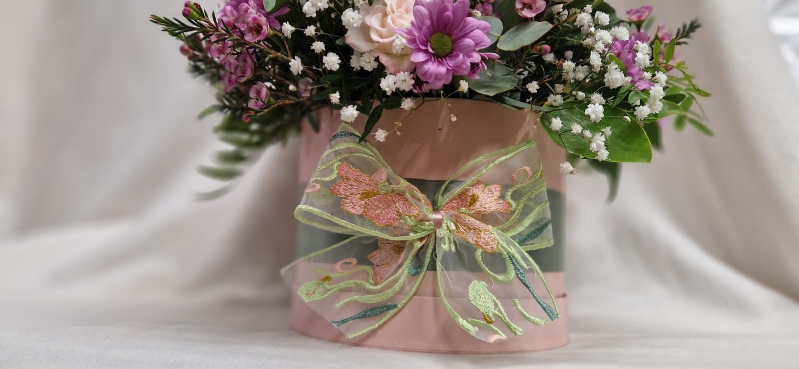 Pink hatbox with chocolates