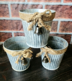 Small Metal Pots (Suitable for candles, plants etc)